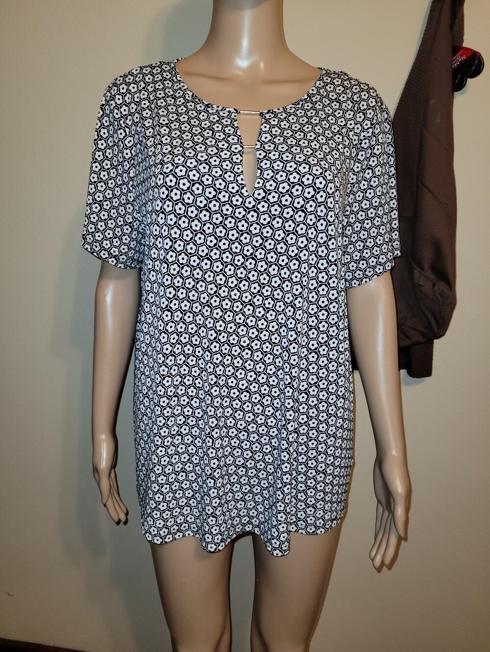 Michael Kors Brand, Size L, Blue With White Flowers Short Sleeve Blouse.